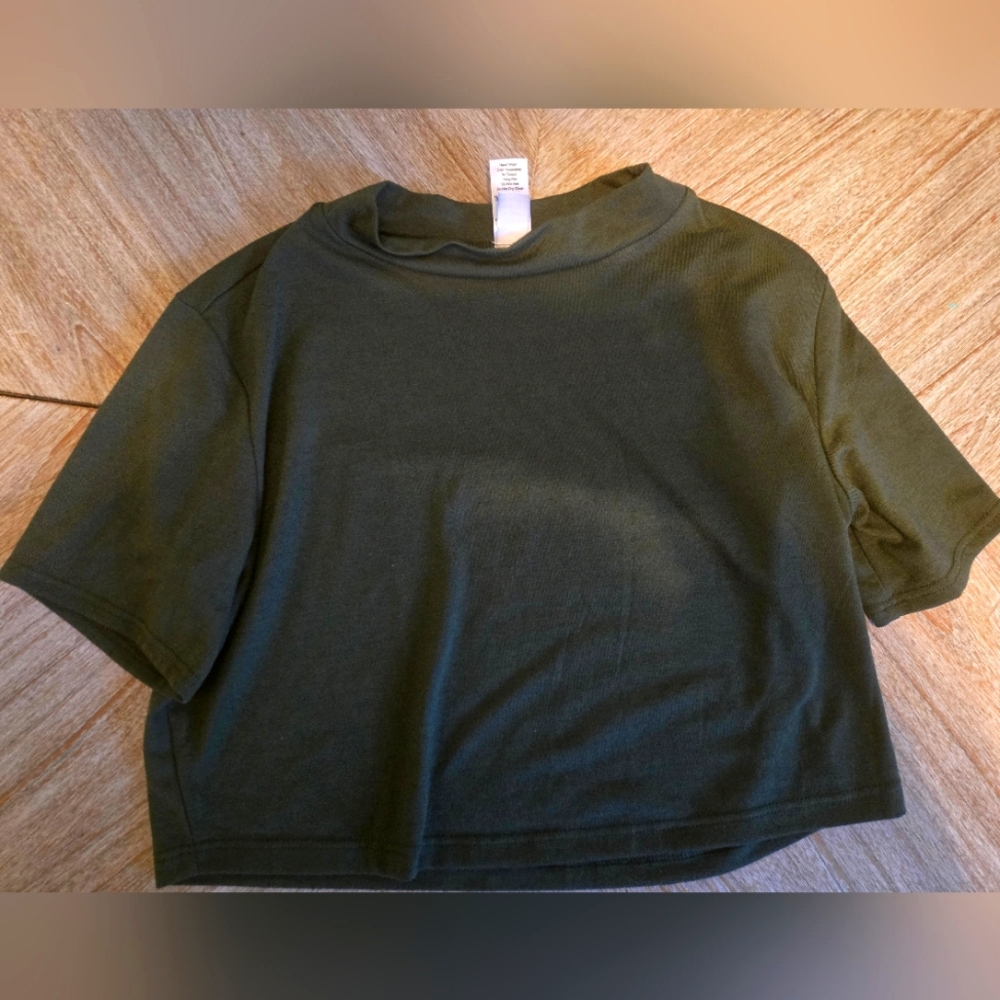 Balera Dark Green Short Sleeve Mock Neck Crop Top